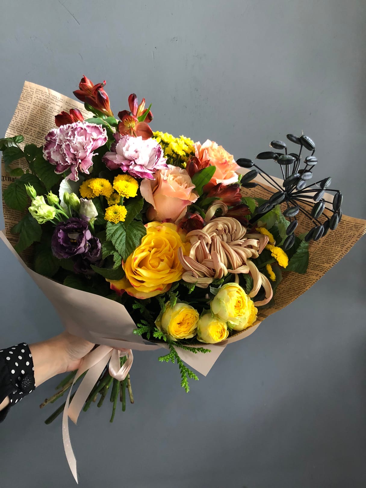 Нужно ли дарить цветы на День учителя?