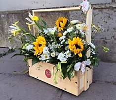 Цветы в деревянном ящике №10